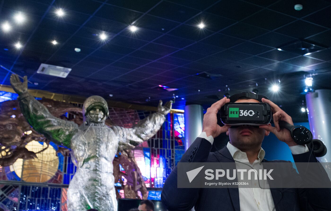 Presentation of first 360 degree video from outer space