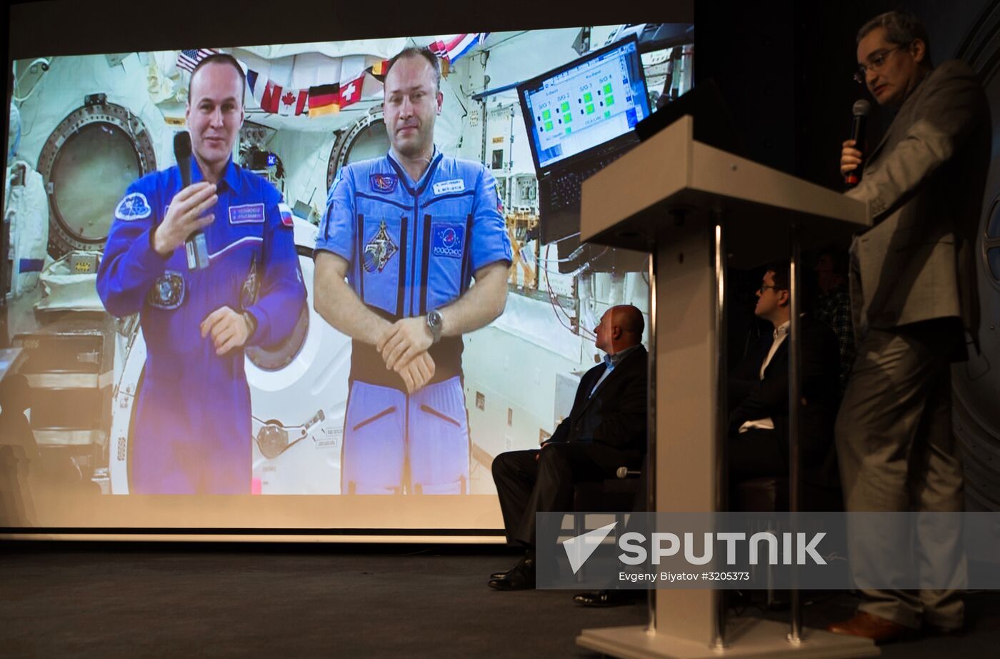 Presentation of first 360 degree video from outer space