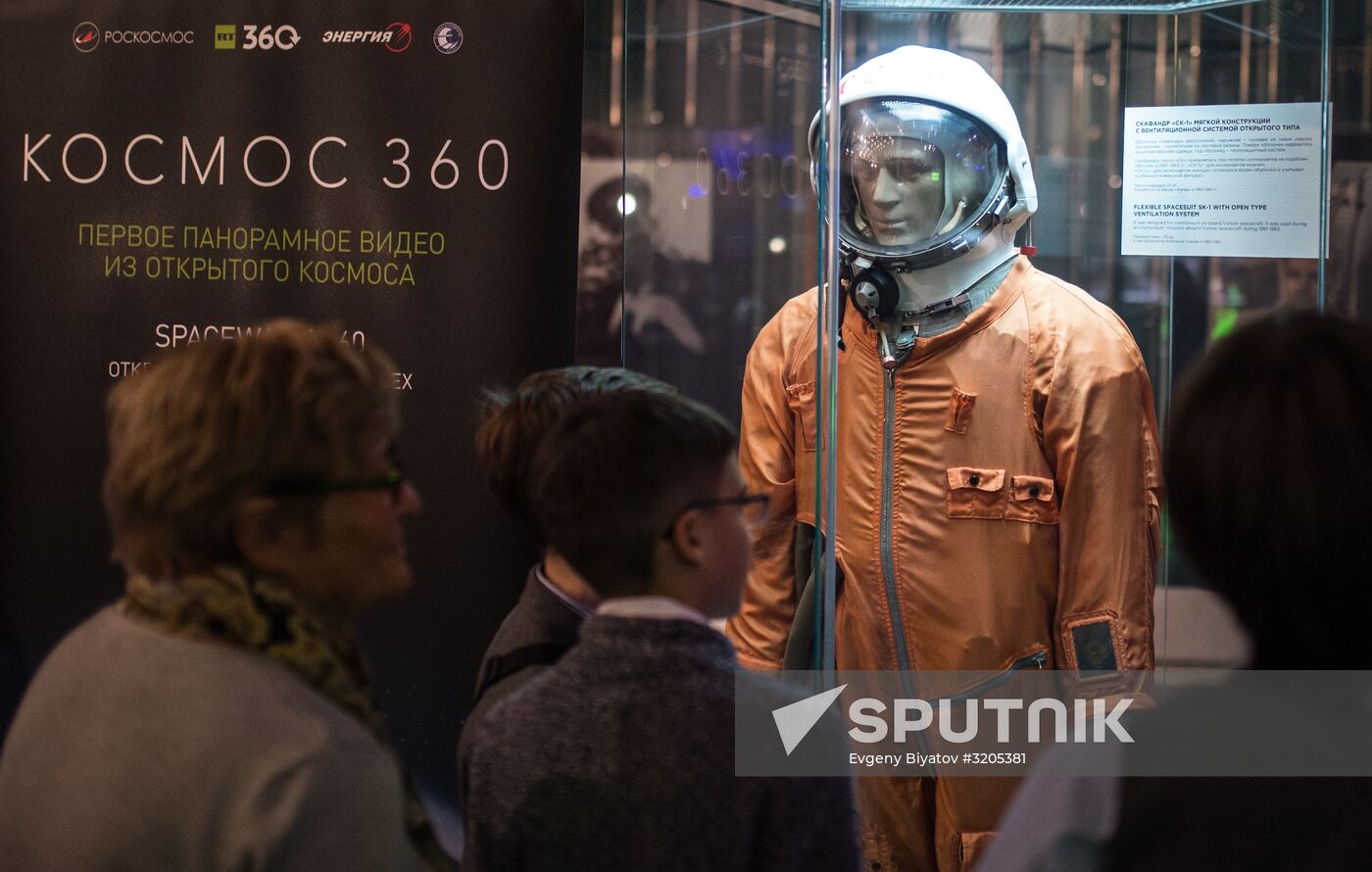 Presentation of first 360 degree video from outer space