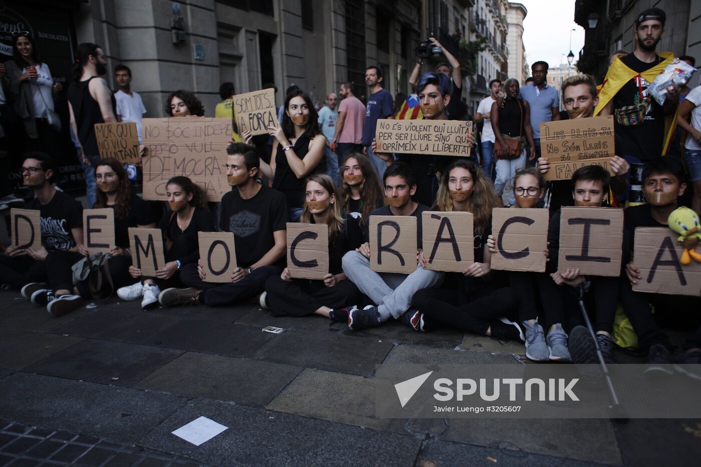 General strike in Barcelona in support of Catalan independence referendum