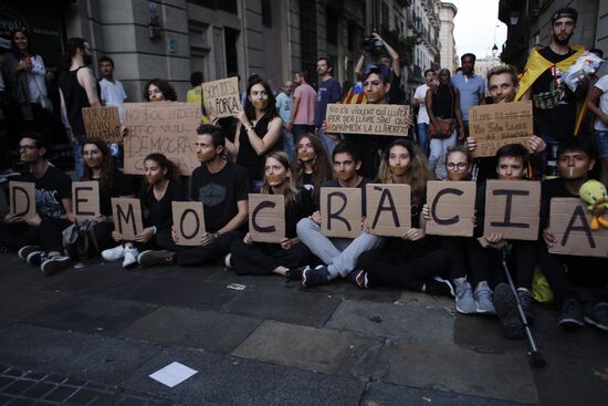 General strike in Barcelona in support of Catalan independence referendum