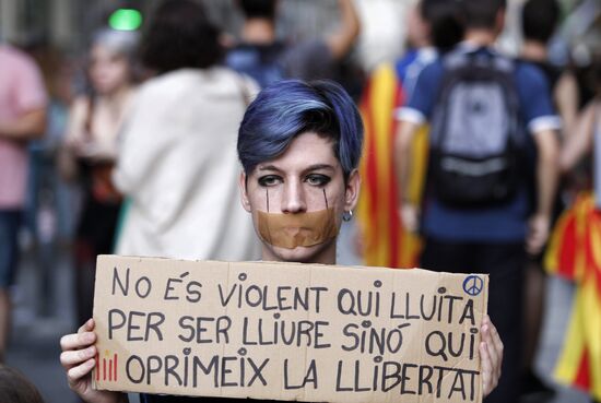General strike in Barcelona in support of Catalan independence referendum