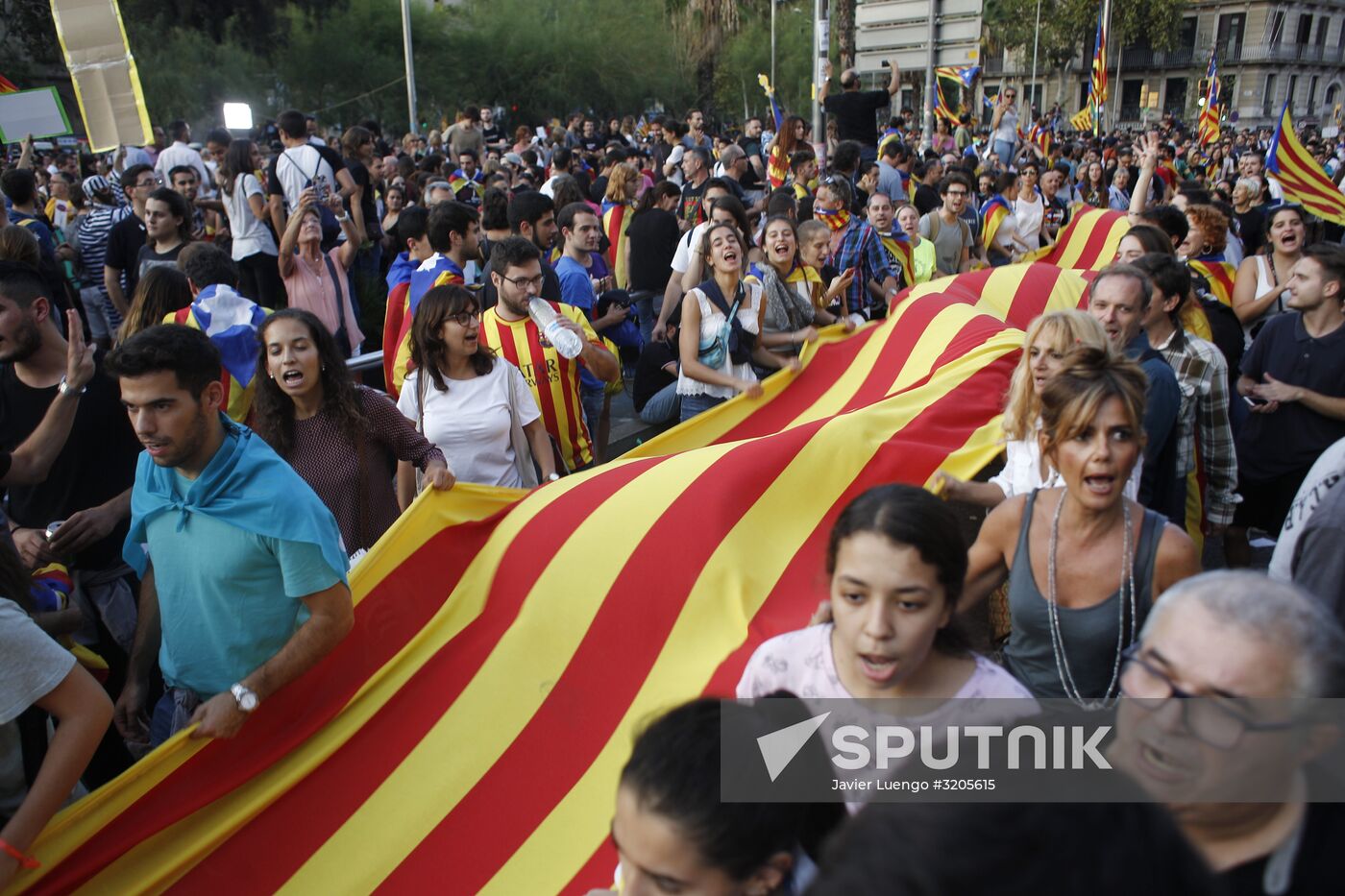 General strike in Barcelona in support of Catalan independence referendum