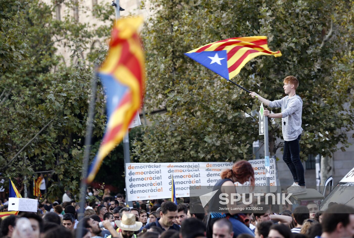 General strike in Barcelona in support of Catalan independence referendum