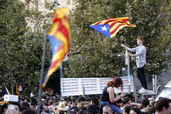 General strike in Barcelona in support of Catalan independence referendum