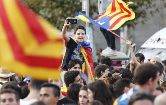 General strike in Barcelona in support of Catalan independence referendum