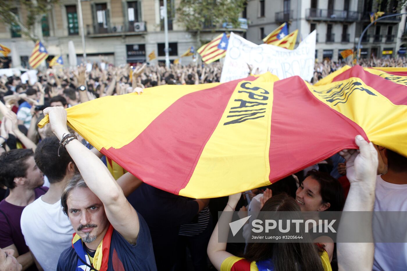 General strike in Barcelona in support of Catalan independence referendum