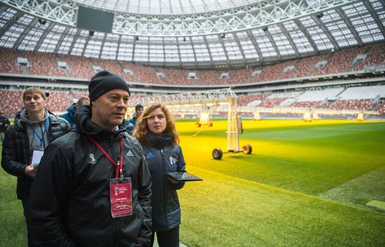 FIFA delegation and Rossiya 2018 Organizing Committee inspect Luzhniki Stadium