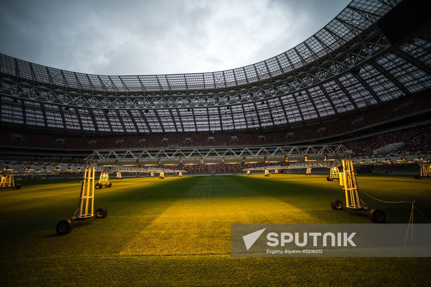 FIFA delegation and Rossiya 2018 Organizing Committee inspect Luzhniki Stadium