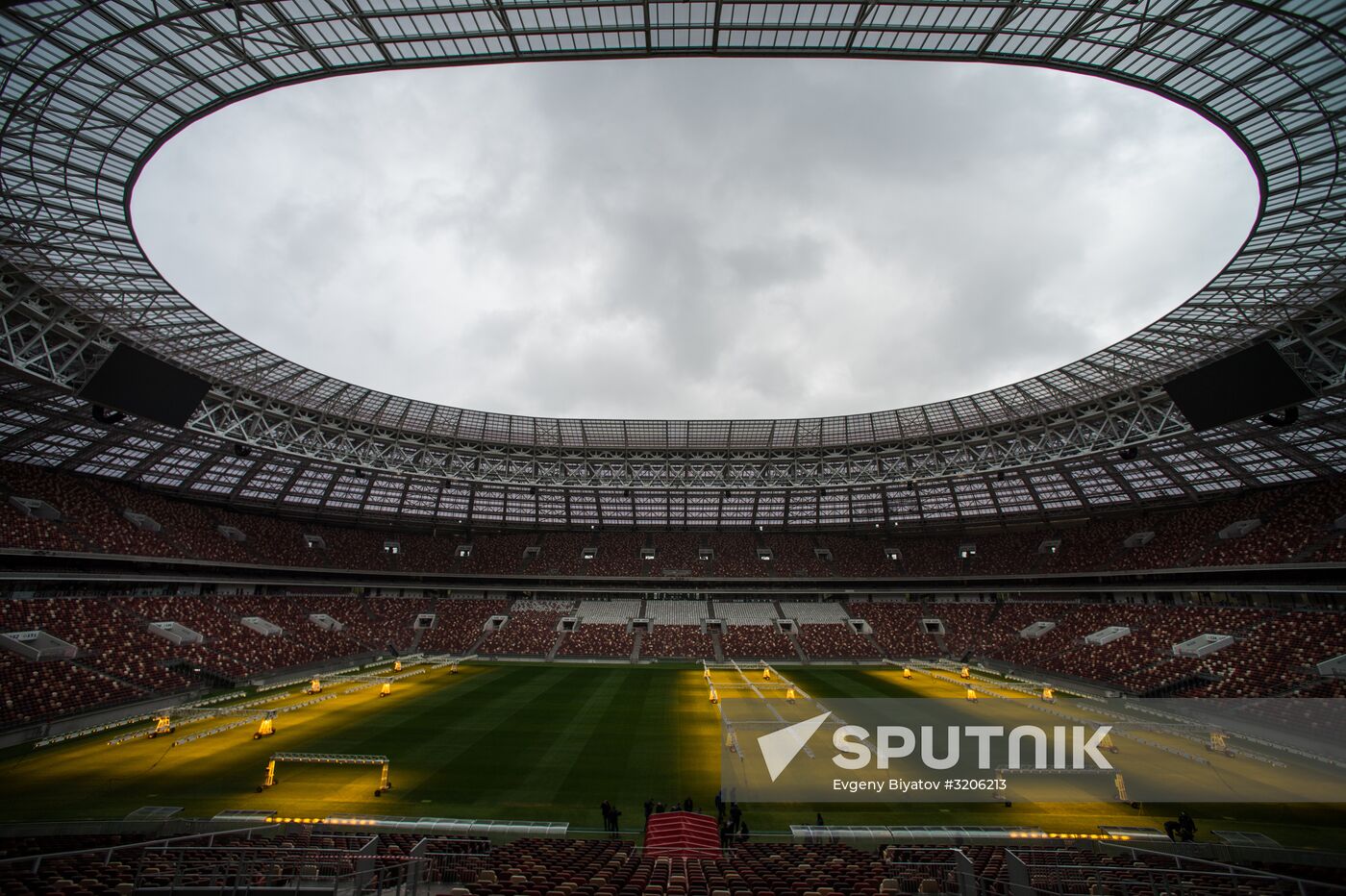 FIFA delegation and Rossiya 2018 Organizing Committee inspect Luzhniki Stadium