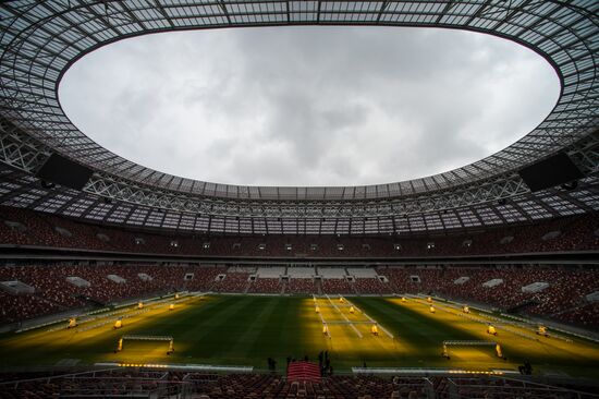 FIFA delegation and Rossiya 2018 Organizing Committee inspect Luzhniki Stadium