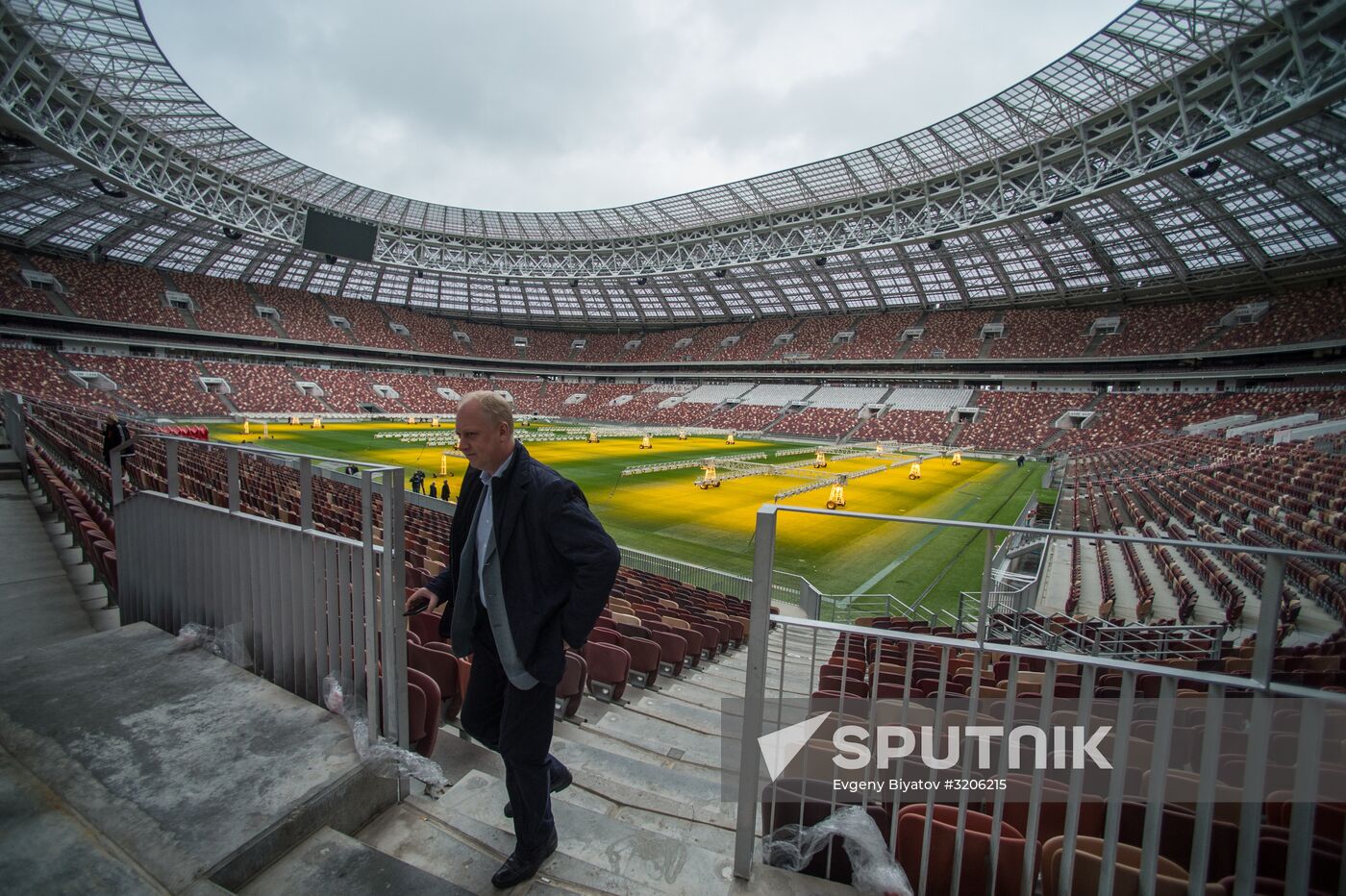 FIFA delegation and Rossiya 2018 Organizing Committee inspect Luzhniki Stadium