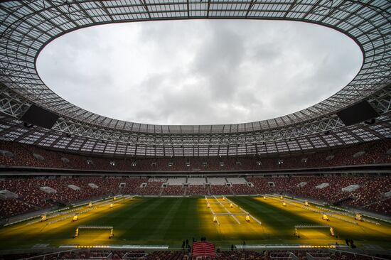 FIFA delegation and Rossiya 2018 Organizing Committee inspect Luzhniki Stadium