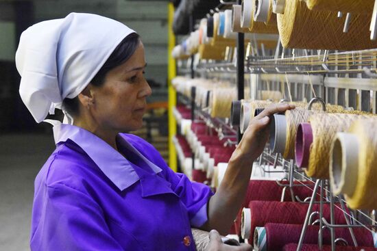 Carpet manufacturing in Tajikistan