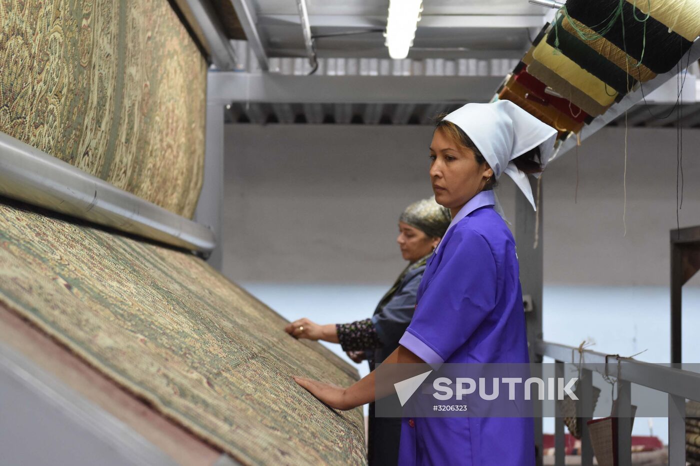 Carpet manufacturing in Tajikistan