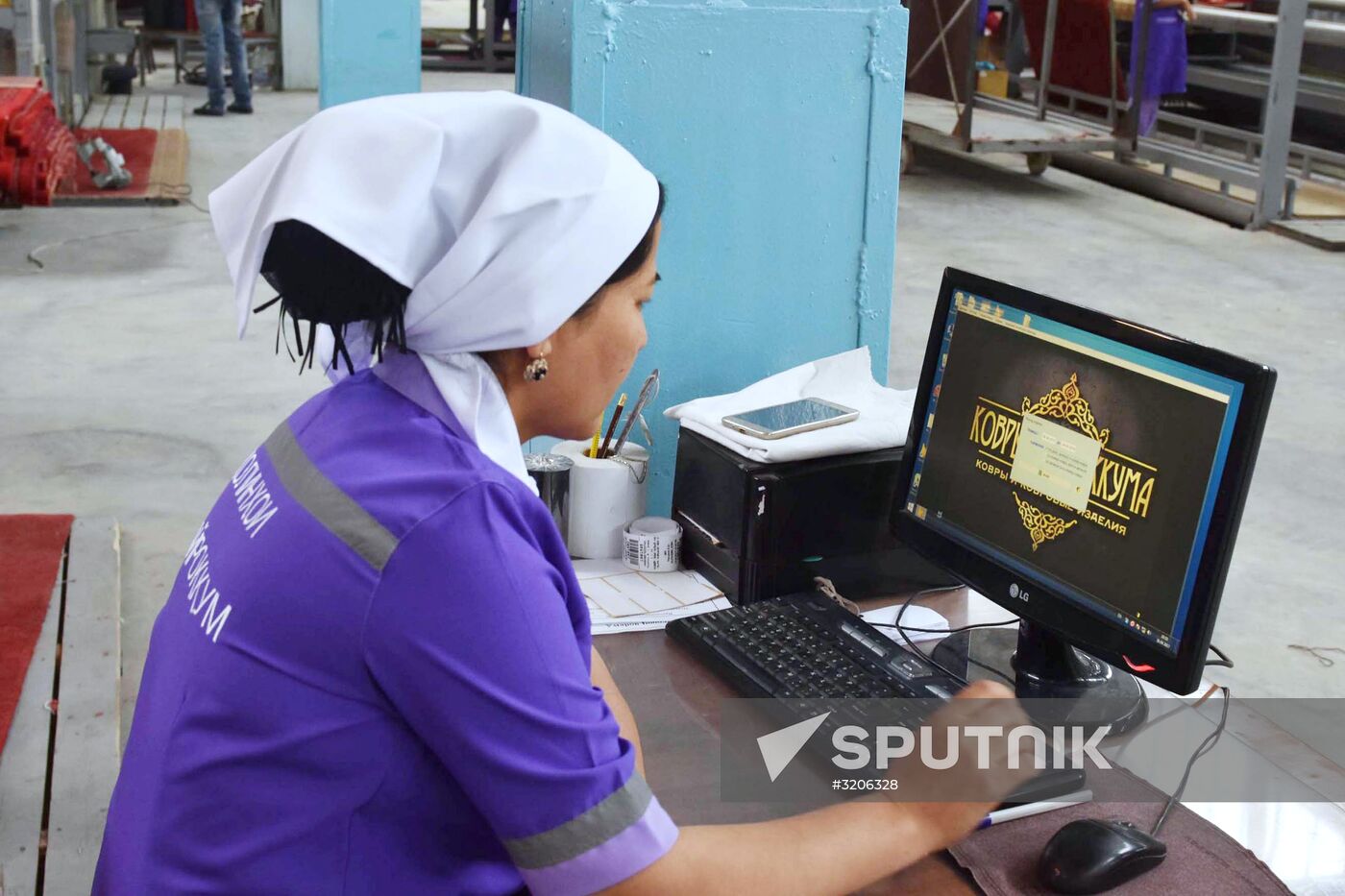 Carpet manufacturing in Tajikistan