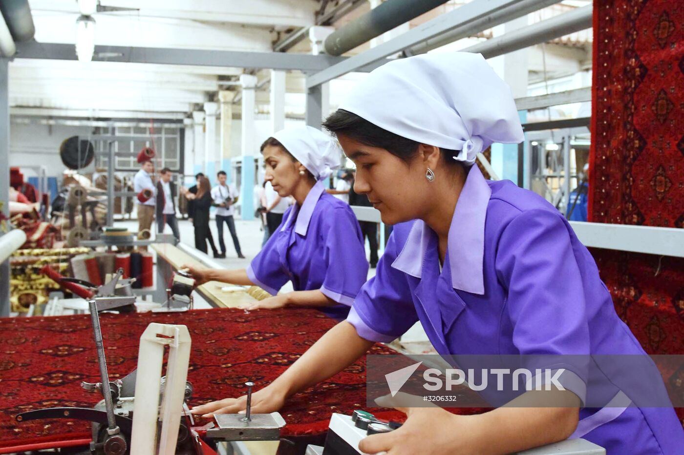 Carpet manufacturing in Tajikistan