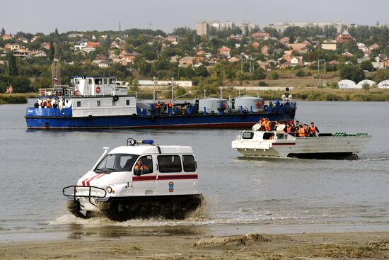 EMERCOM holds drill in Rostov-on-Don