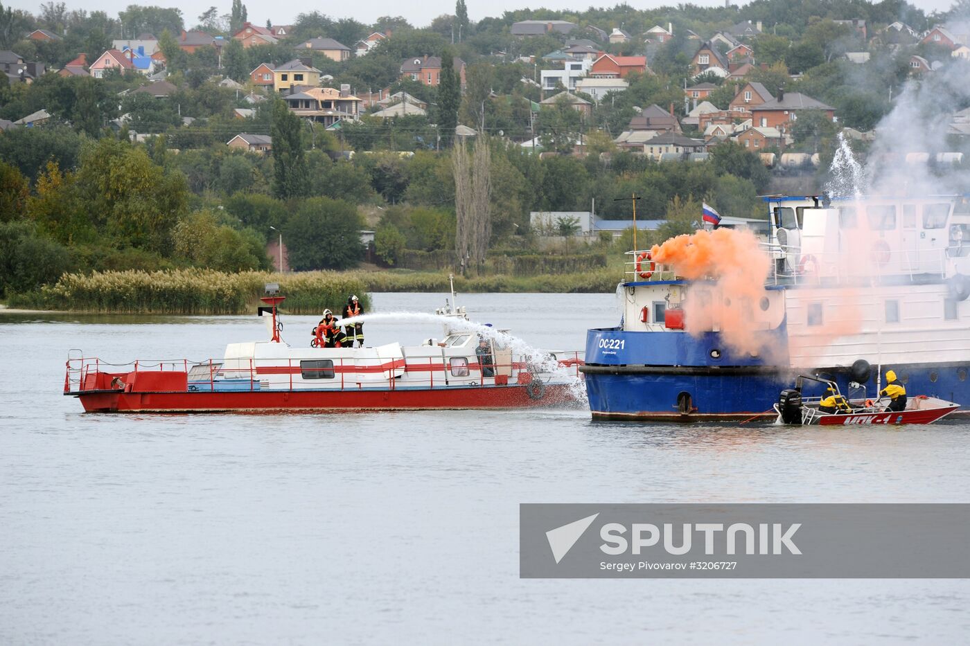 EMERCOM holds drill in Rostov-on-Don