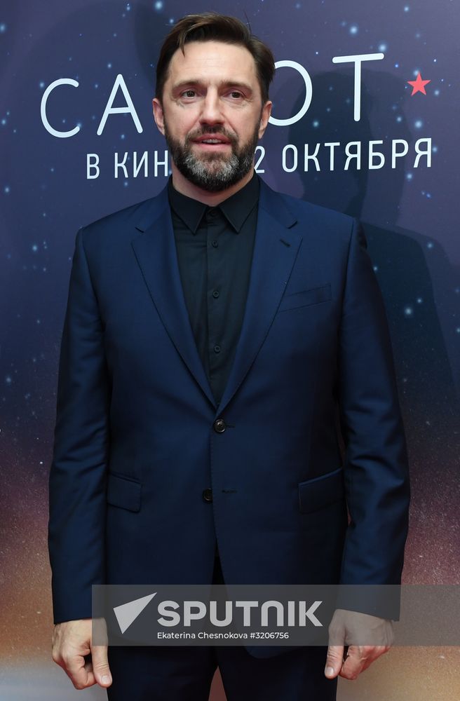 First run of movie "Salyut-7"