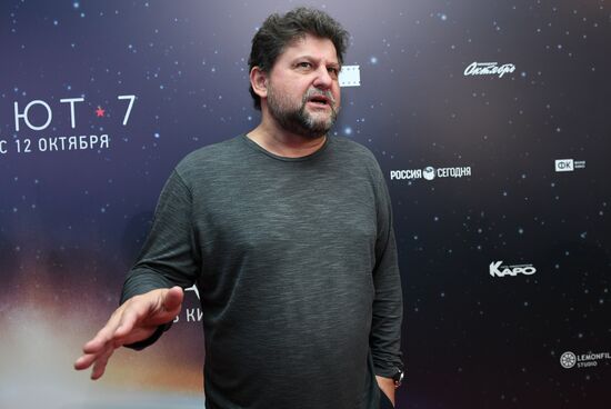 First run of movie "Salyut-7"