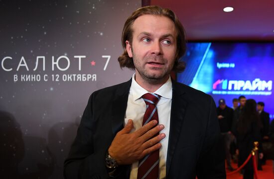 First run of movie "Salyut-7"