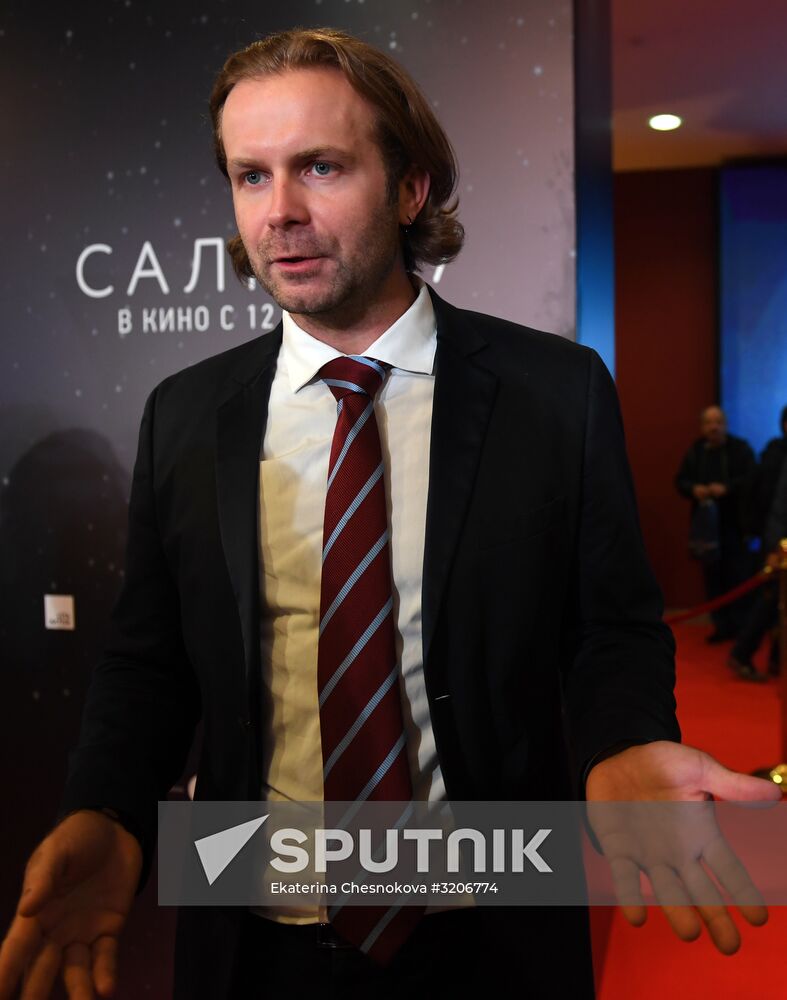 First run of movie "Salyut-7"