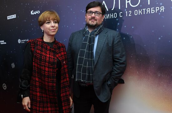 First run of movie "Salyut-7"
