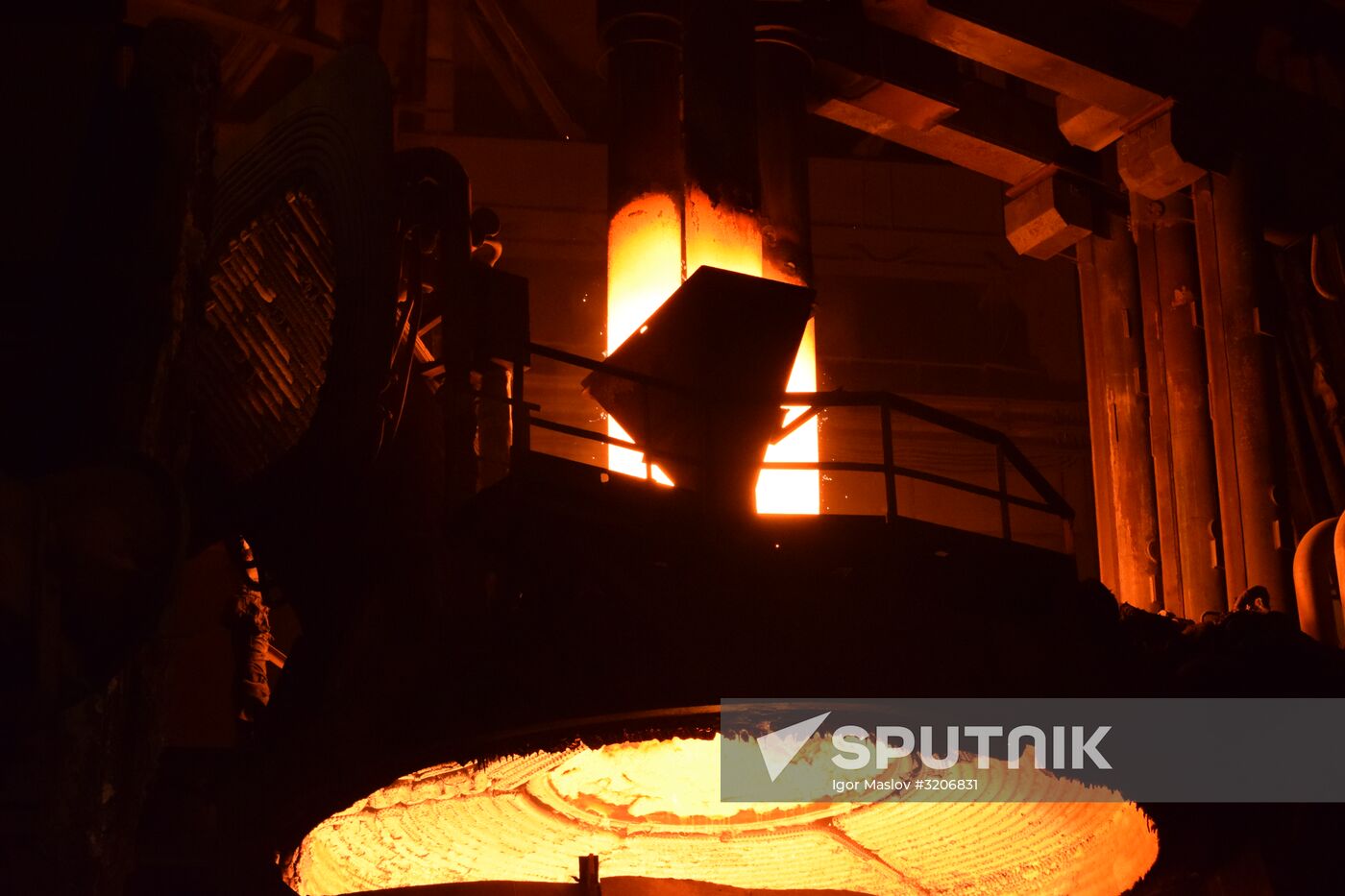 Launching Yuzovsky Metallurgical Plant in DPR