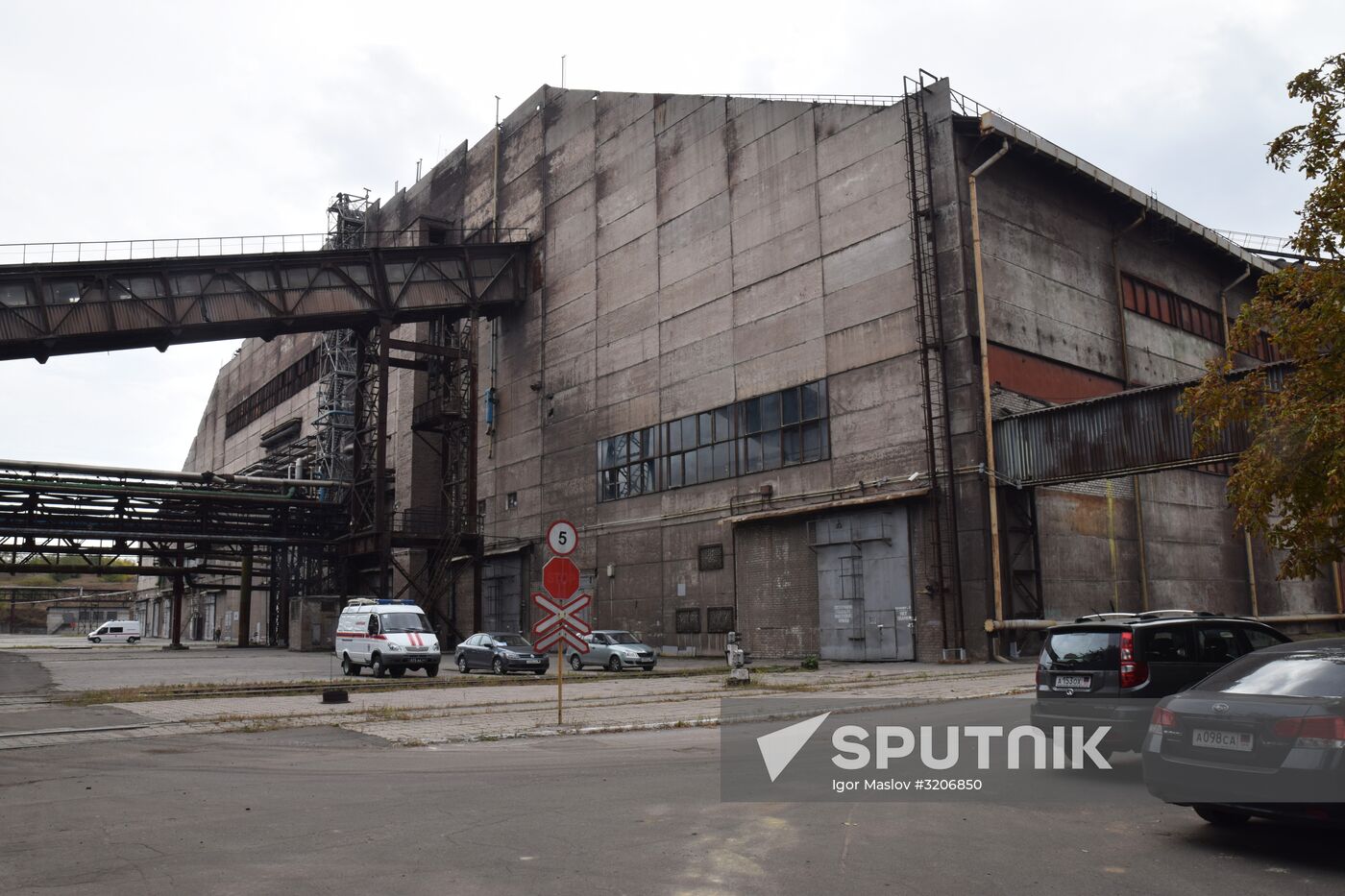 Launching Yuzovsky Metallurgical Plant in DPR