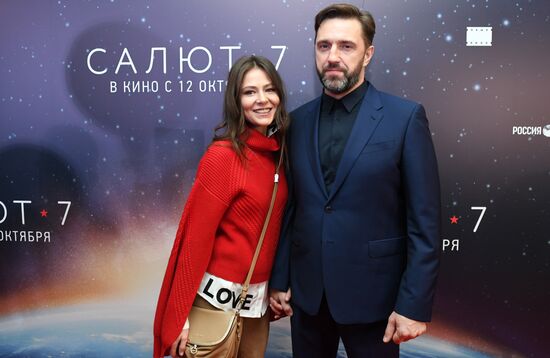 First run of movie "Salyut-7"