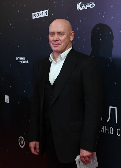 First run of movie "Salyut-7"