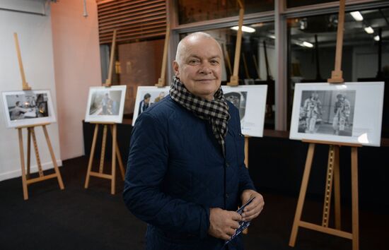 First run of movie "Salyut-7"