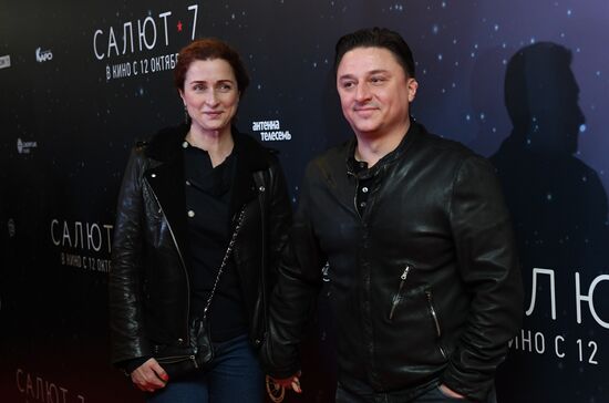 First run of movie "Salyut-7"
