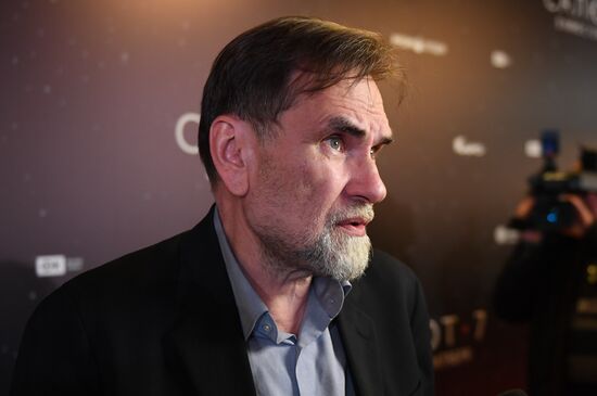 First run of movie "Salyut-7"
