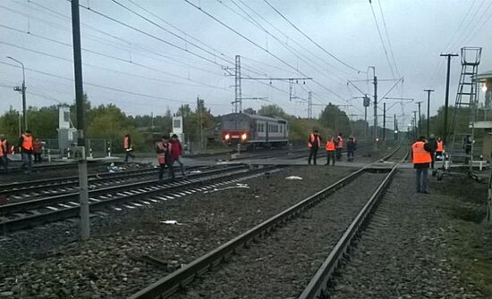Train collides with bus at railway crossing in Vladimir Region