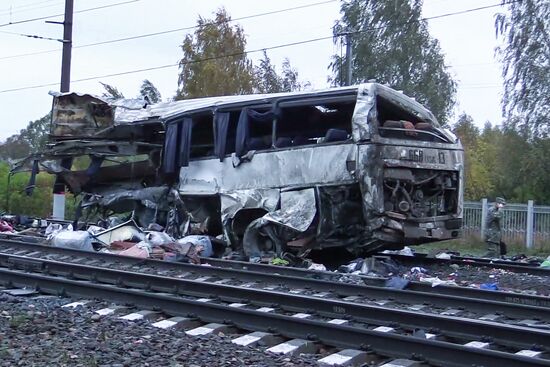 Train collides with bus at railway crossing in Vladimir Region