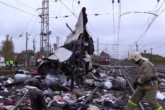 Train collides with bus at railway crossing in Vladimir Region