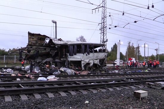 Train collides with bus at railway crossing in Vladimir Region