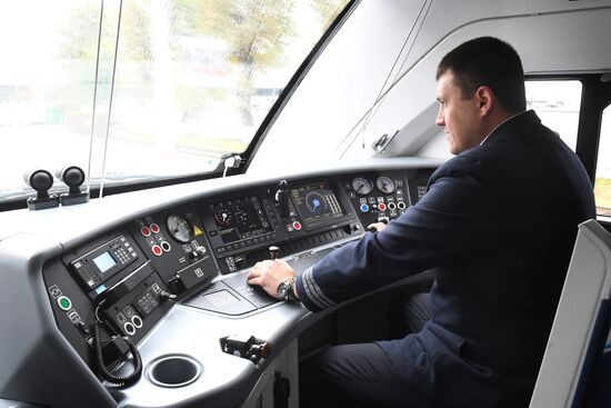 Russian Railways presents Kremlin Cadets branded train