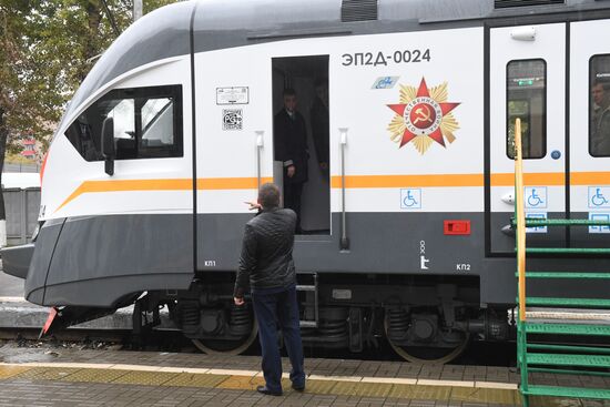 Russian Railways presents Kremlin Cadets branded train