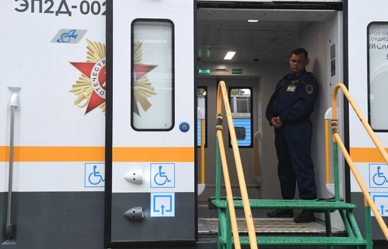 Russian Railways presents Kremlin Cadets branded train