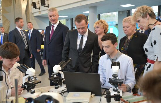 Prime Minister Dmitry Medvedev at Vorobyovy Gory educational complex