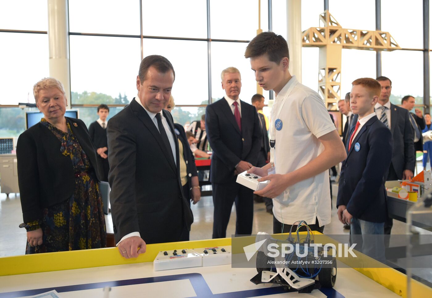 Prime Minister Dmitry Medvedev at Vorobyovy Gory educational complex