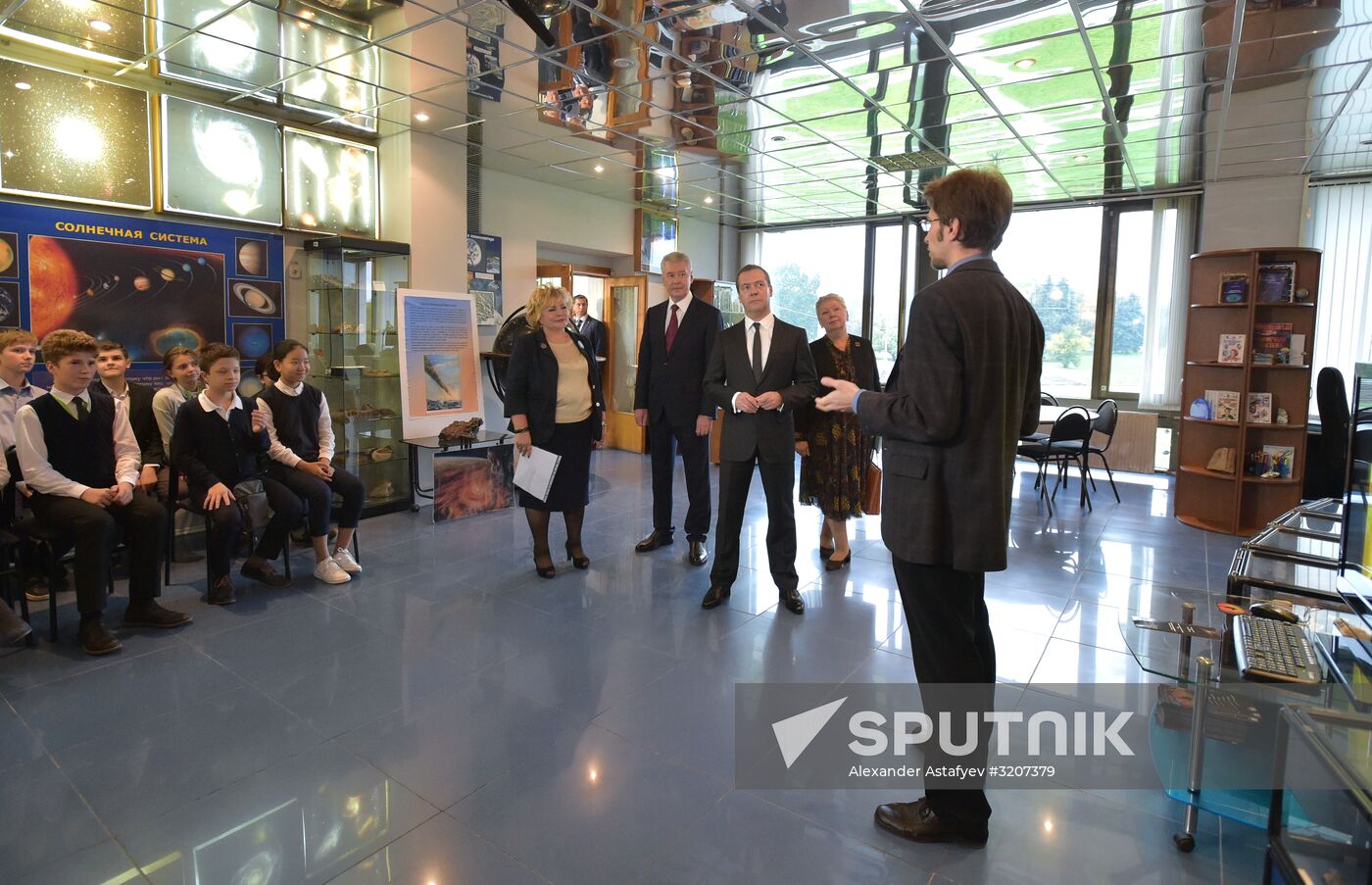 Prime Minister Dmitry Medvedev at Vorobyovy Gory educational complex