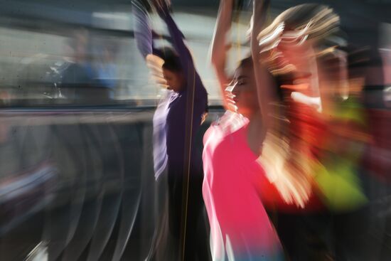 Tina Kandelaki holds fitness training in Moscow metro