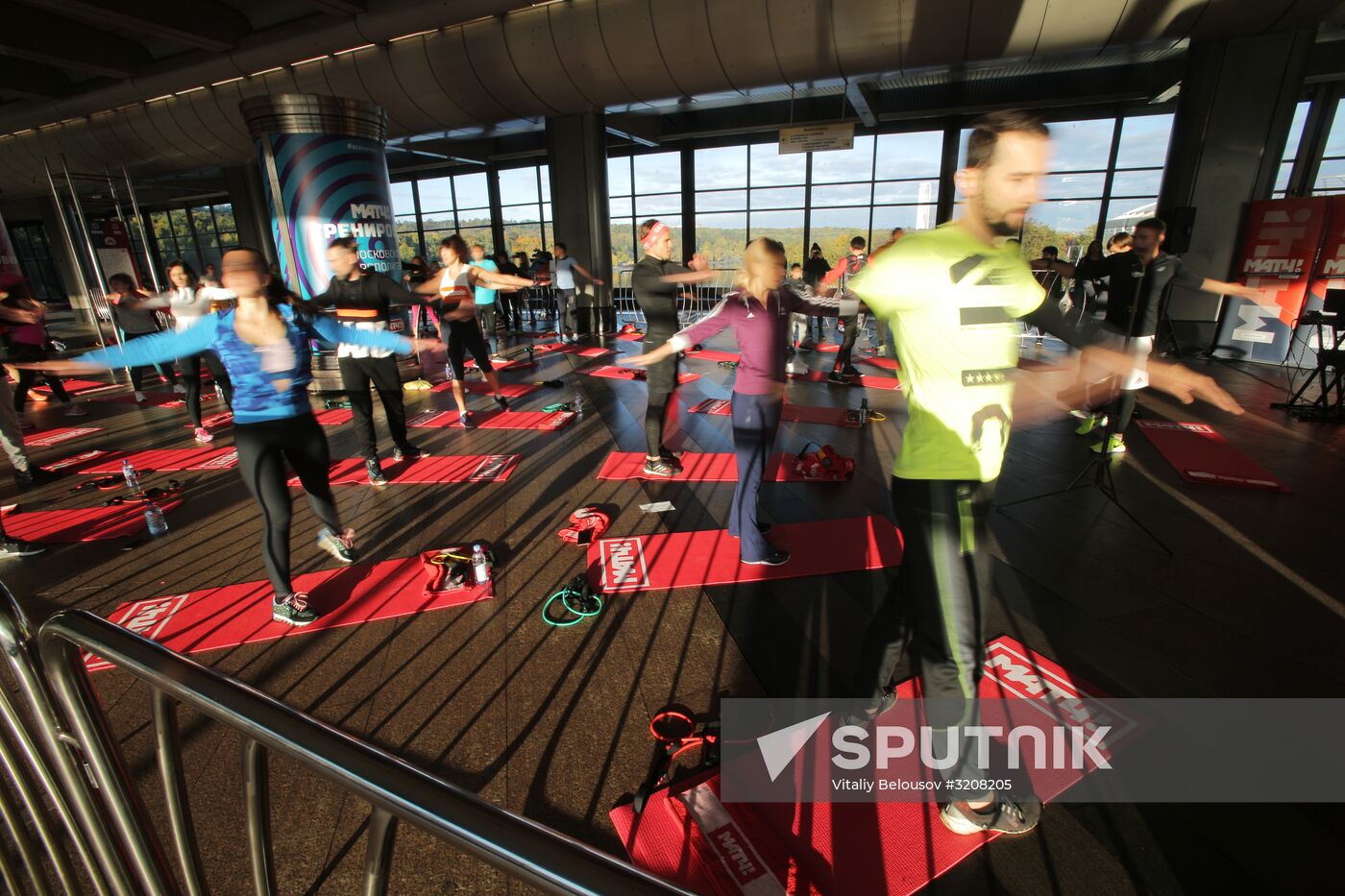 Tina Kandelaki holds fitness training in Moscow metro