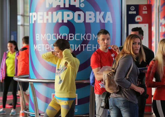 Tina Kandelaki holds fitness training in Moscow metro
