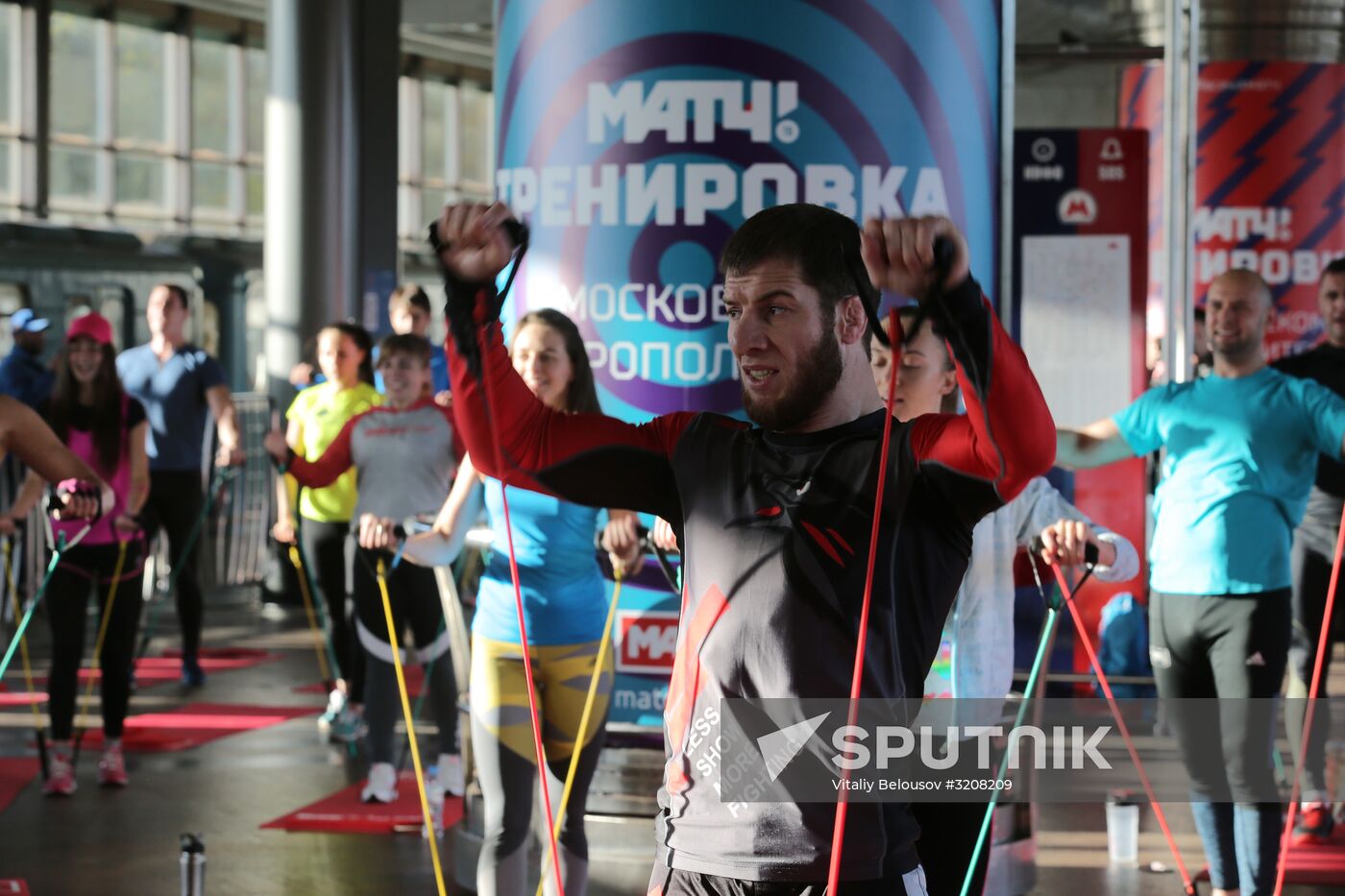 Tina Kandelaki holds fitness training in Moscow metro