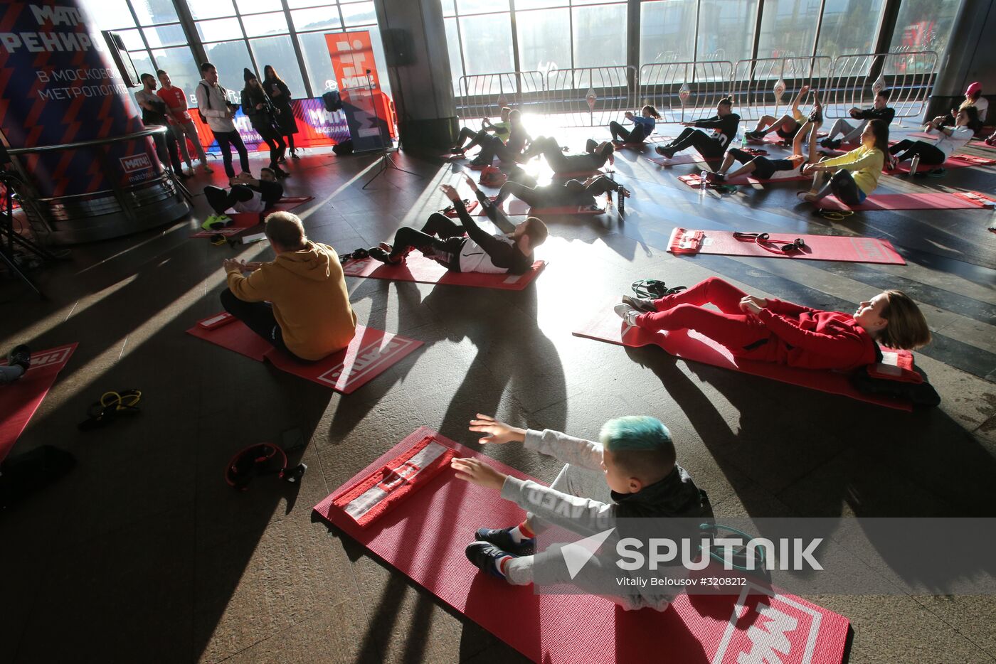 Tina Kandelaki holds fitness training in Moscow metro